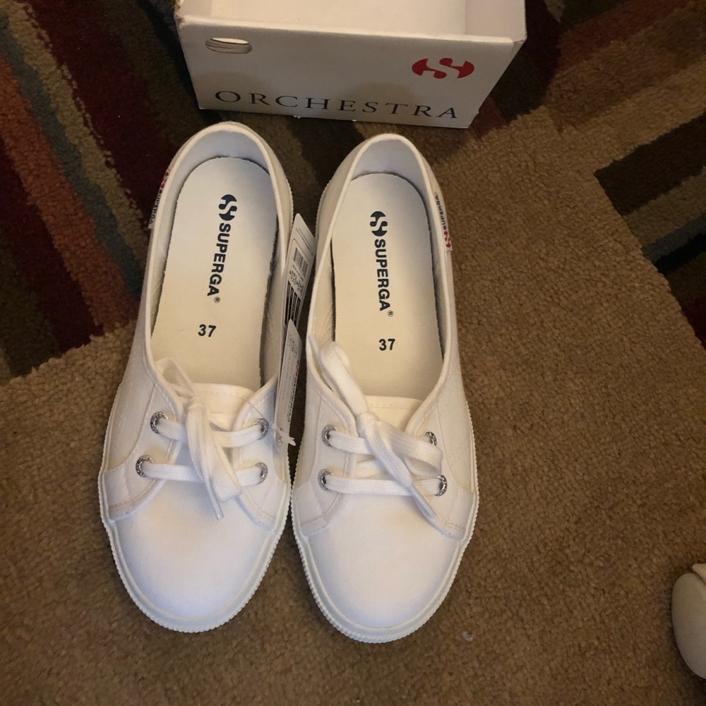 NWT SUPERGA WHITE SNEAKERS